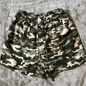 LOVE TREE TENCEL CAMEO SHORTS